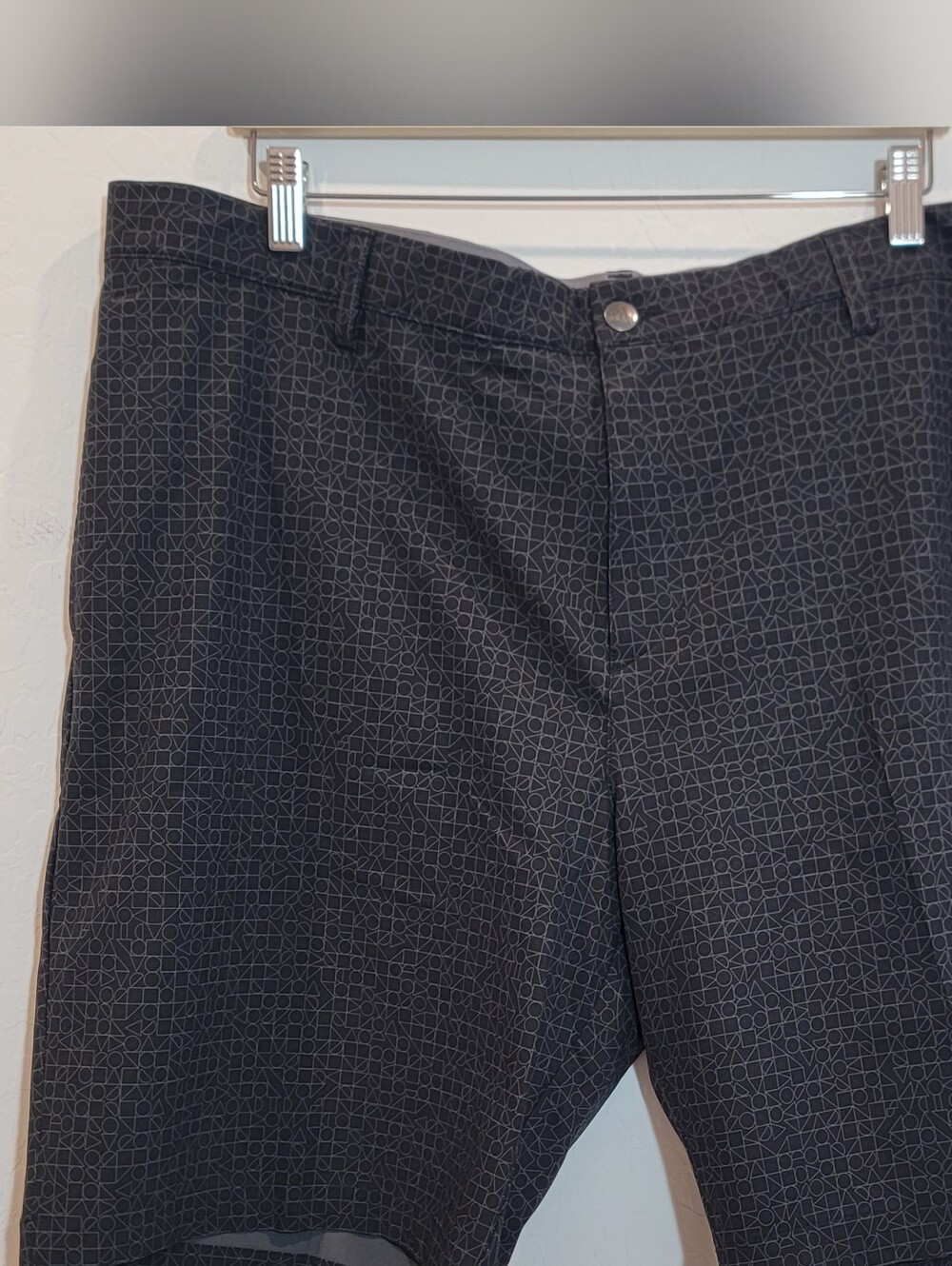 Adidas Abstract Print Men's Shorts Style HA6153 Size 40" Waist Black And Grey